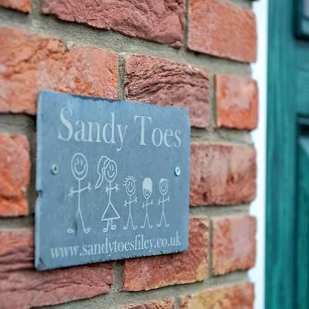 Sandy Toes, The Bay, *